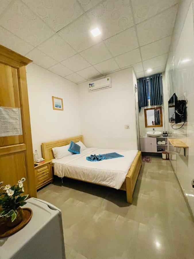 Shark Hostel Hue Exterior photo