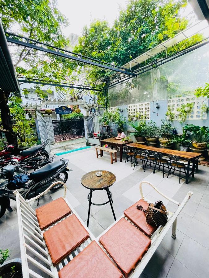 Shark Hostel Hue Exterior photo