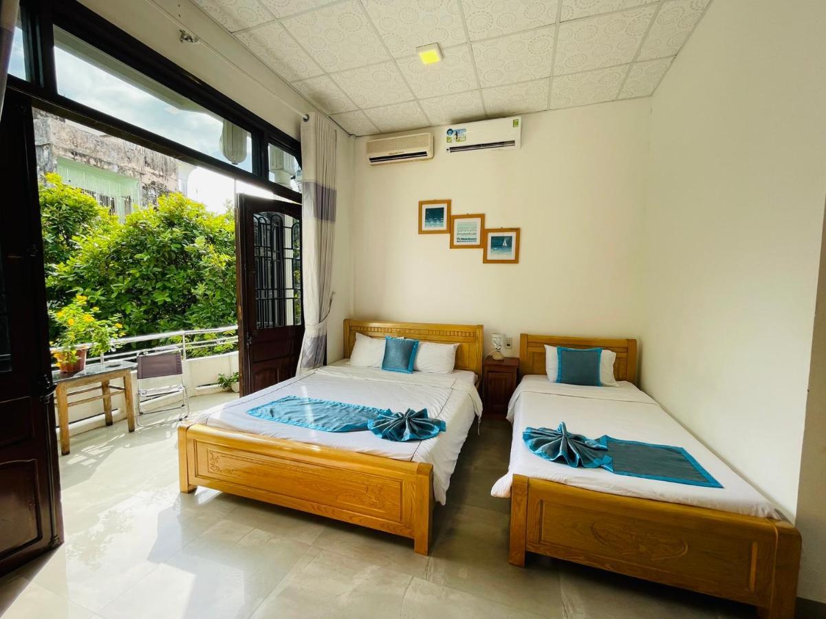 Shark Hostel Hue Exterior photo