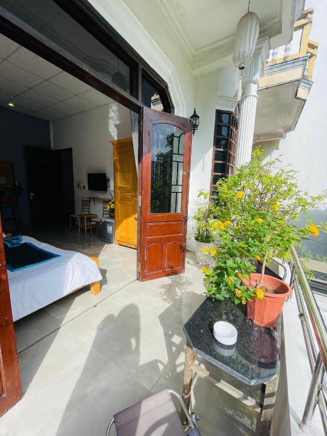 Shark Hostel Hue Exterior photo